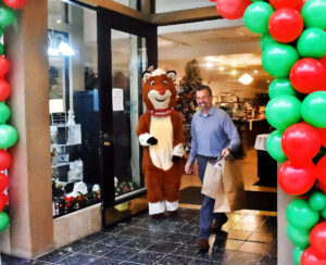 Christmas Shoppe opens to benefit local animals